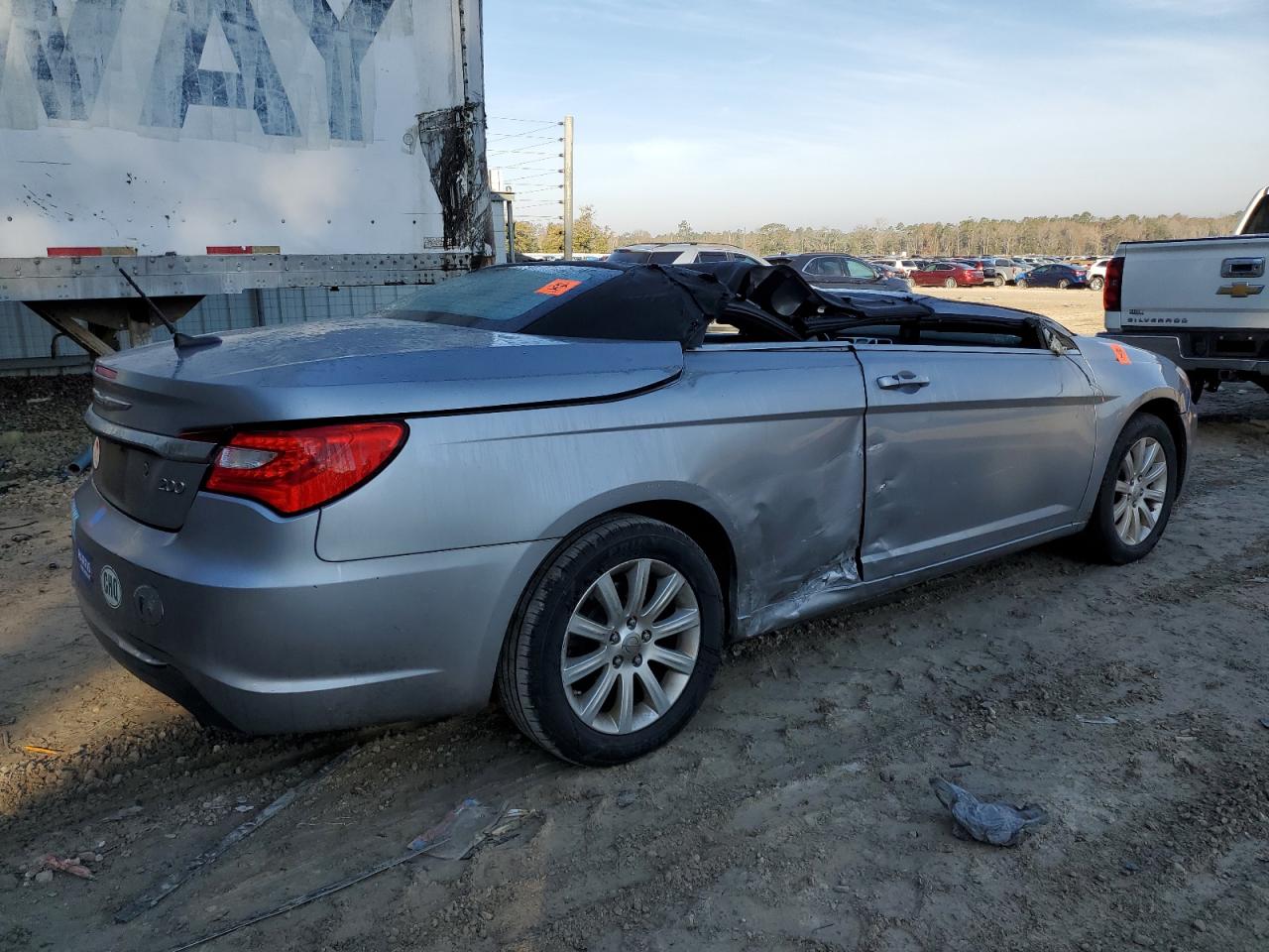 2013 Chrysler 200 - Image 3