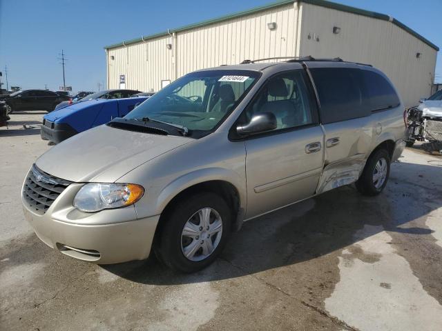 2005 Chrysler Town & Country Lx