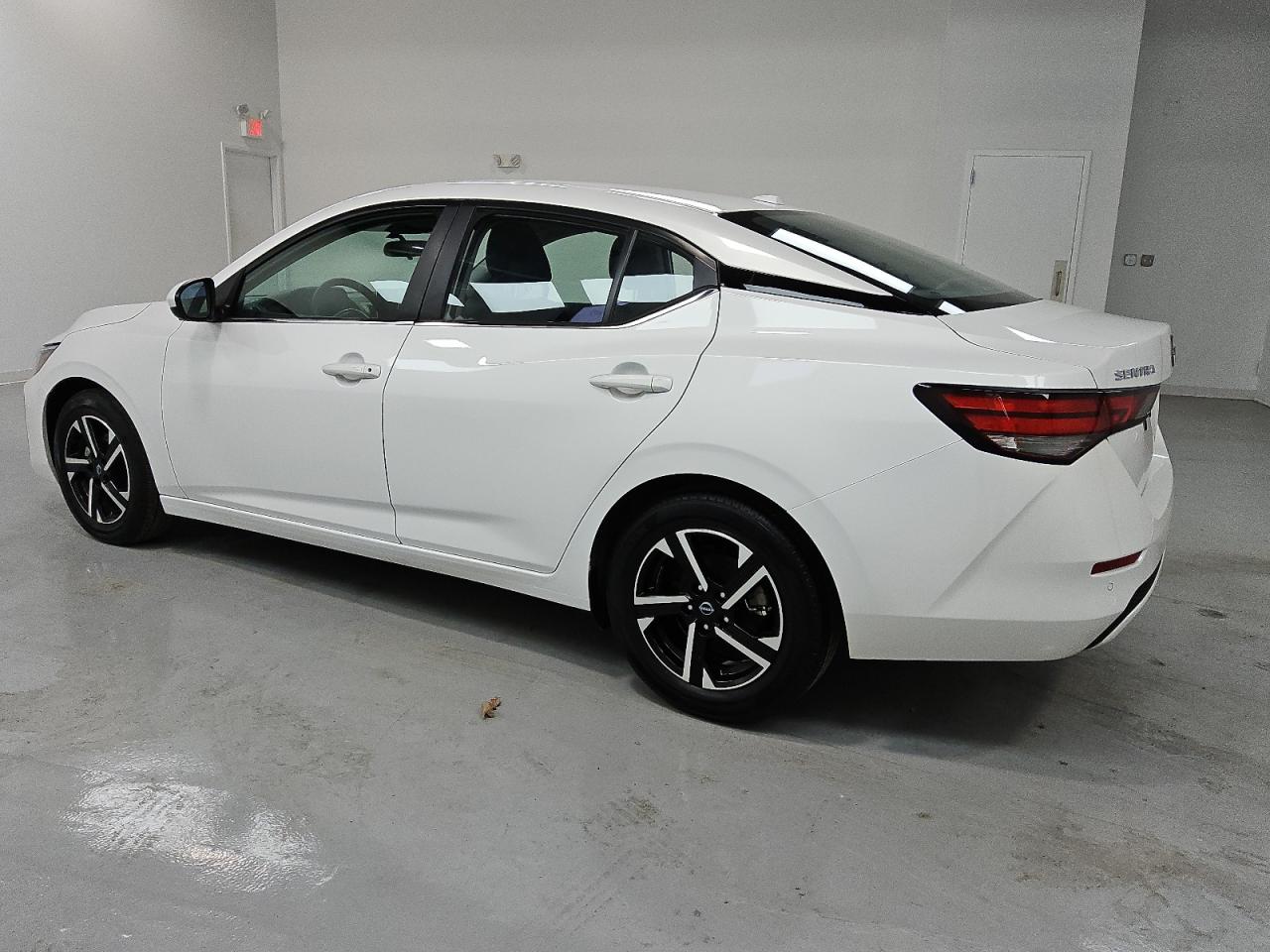 2024 Nissan Sentra - Image 2