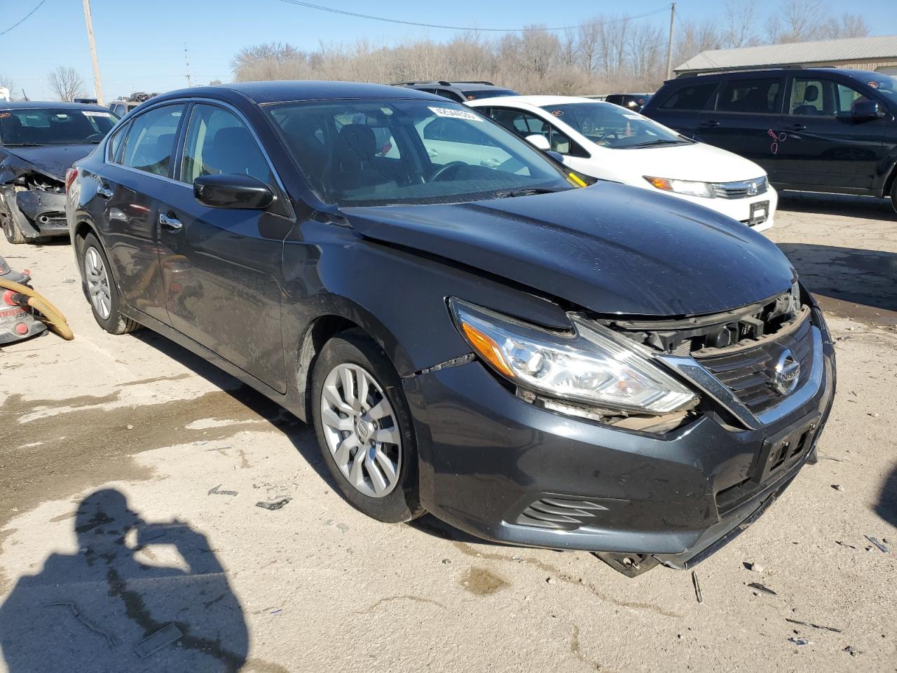 2016 Nissan Altima - Image 4
