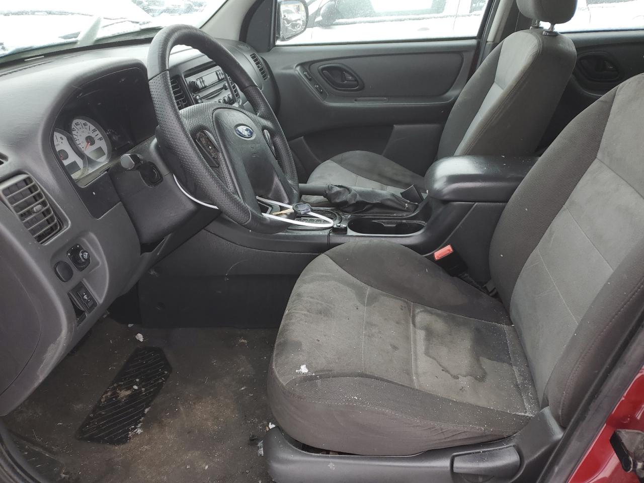 2005 Ford Escape - Image 7