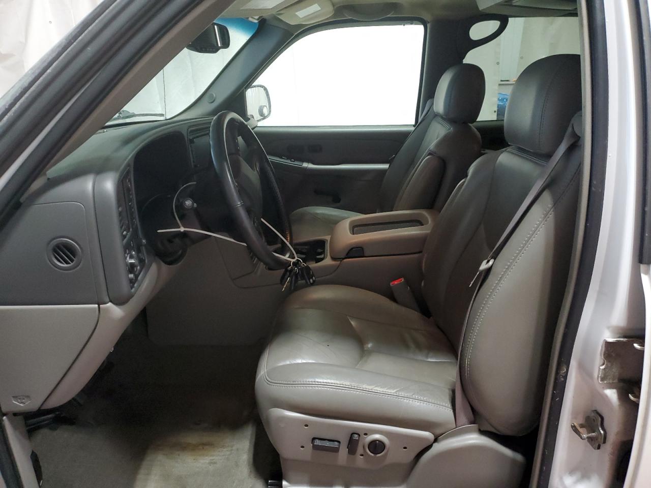 2006 Chevrolet Tahoe - Image 7