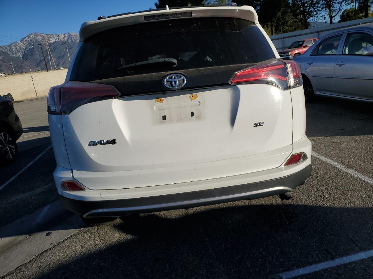 2018 Toyota RAV 4 - Image 6