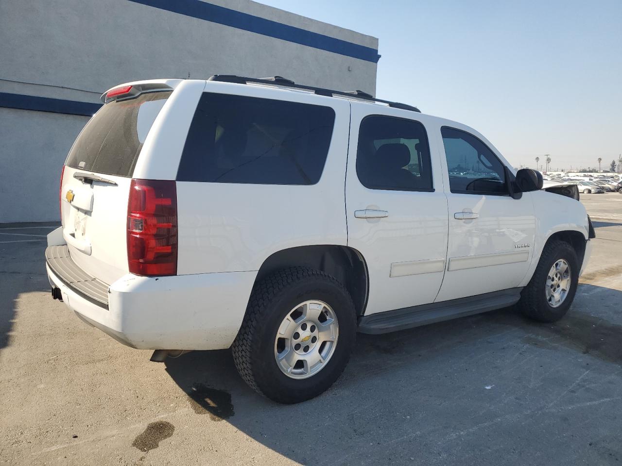 VIN 1GNSCAE06DR313707 2013 CHEVROLET TAHOE no.3