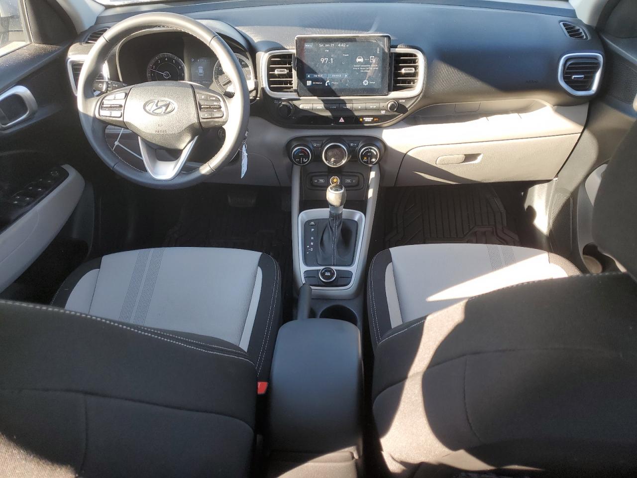 2022 Hyundai Venue - Image 8
