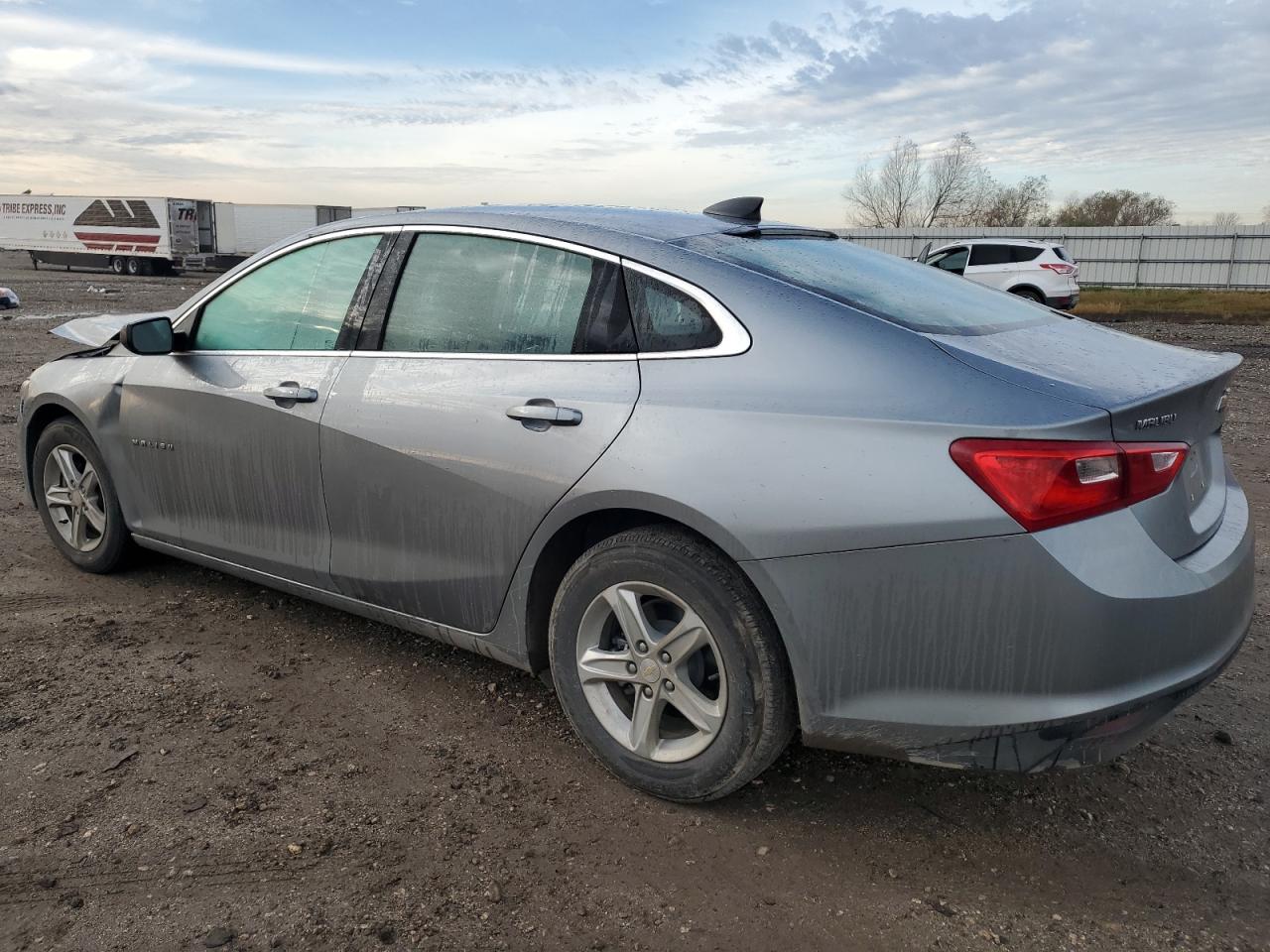 2023 Chevrolet Malibu - Image 2