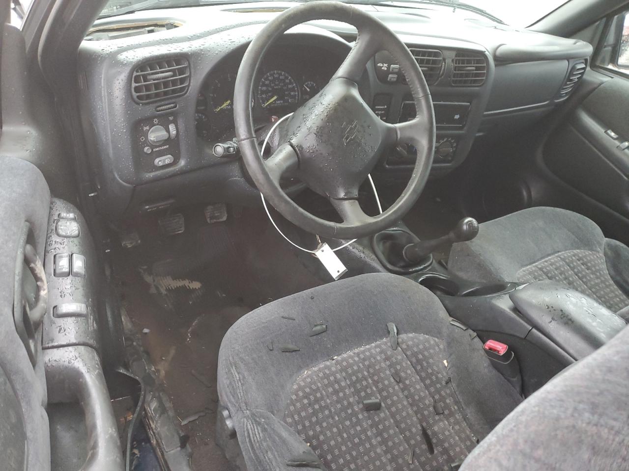 1999 Chevrolet S-10 Pickup - Image 8