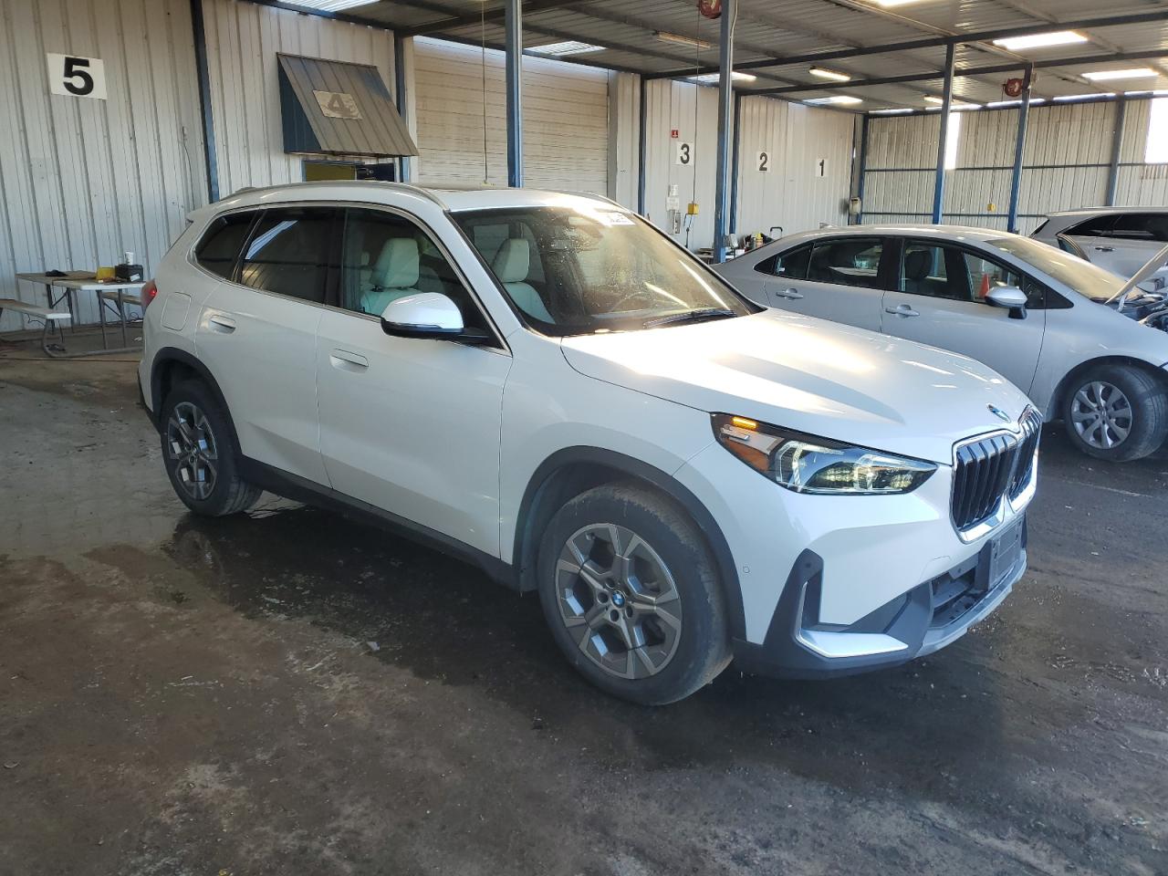2023 BMW X1 - Image 4