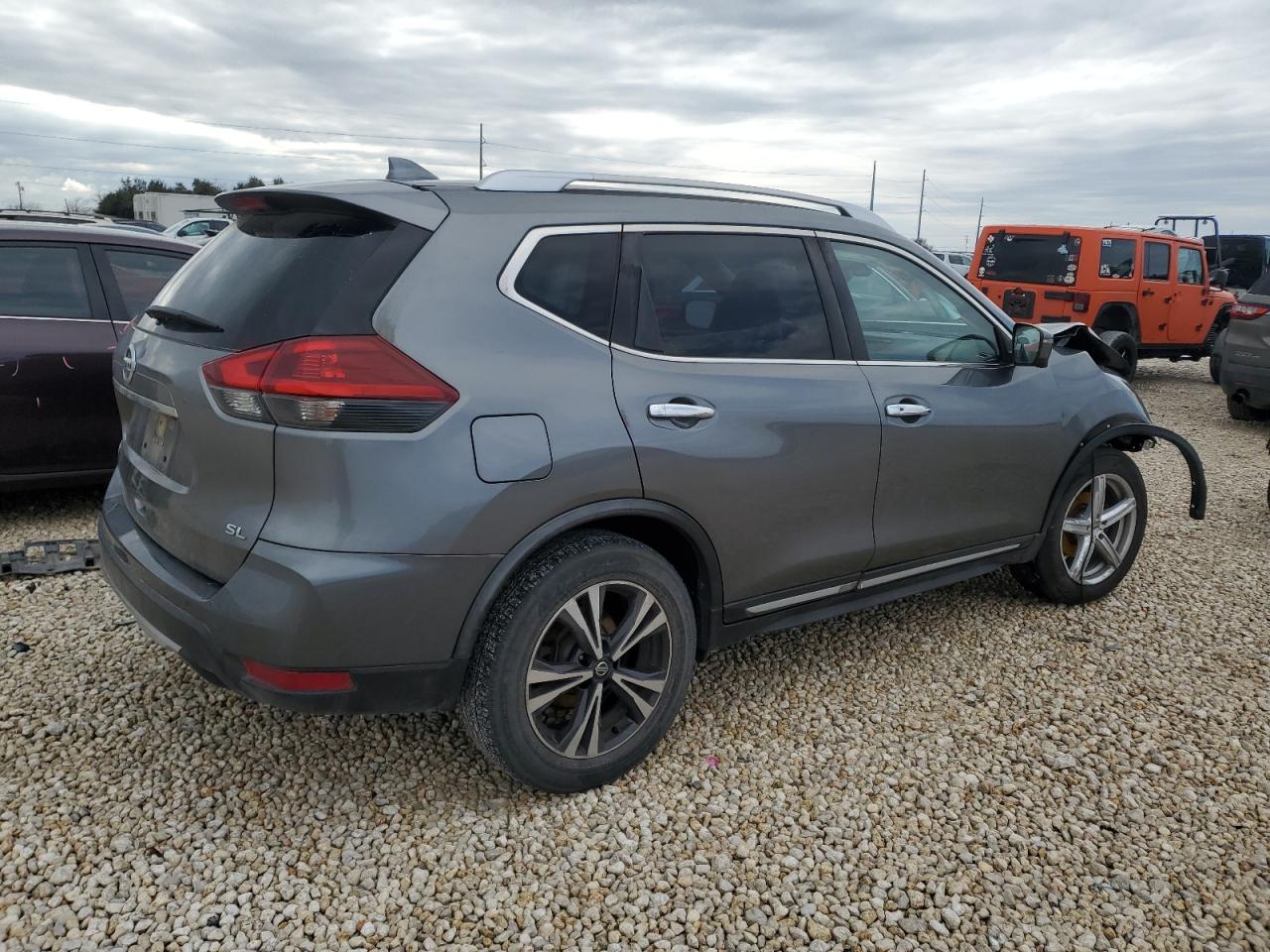 2018 Nissan Rogue - Image 3
