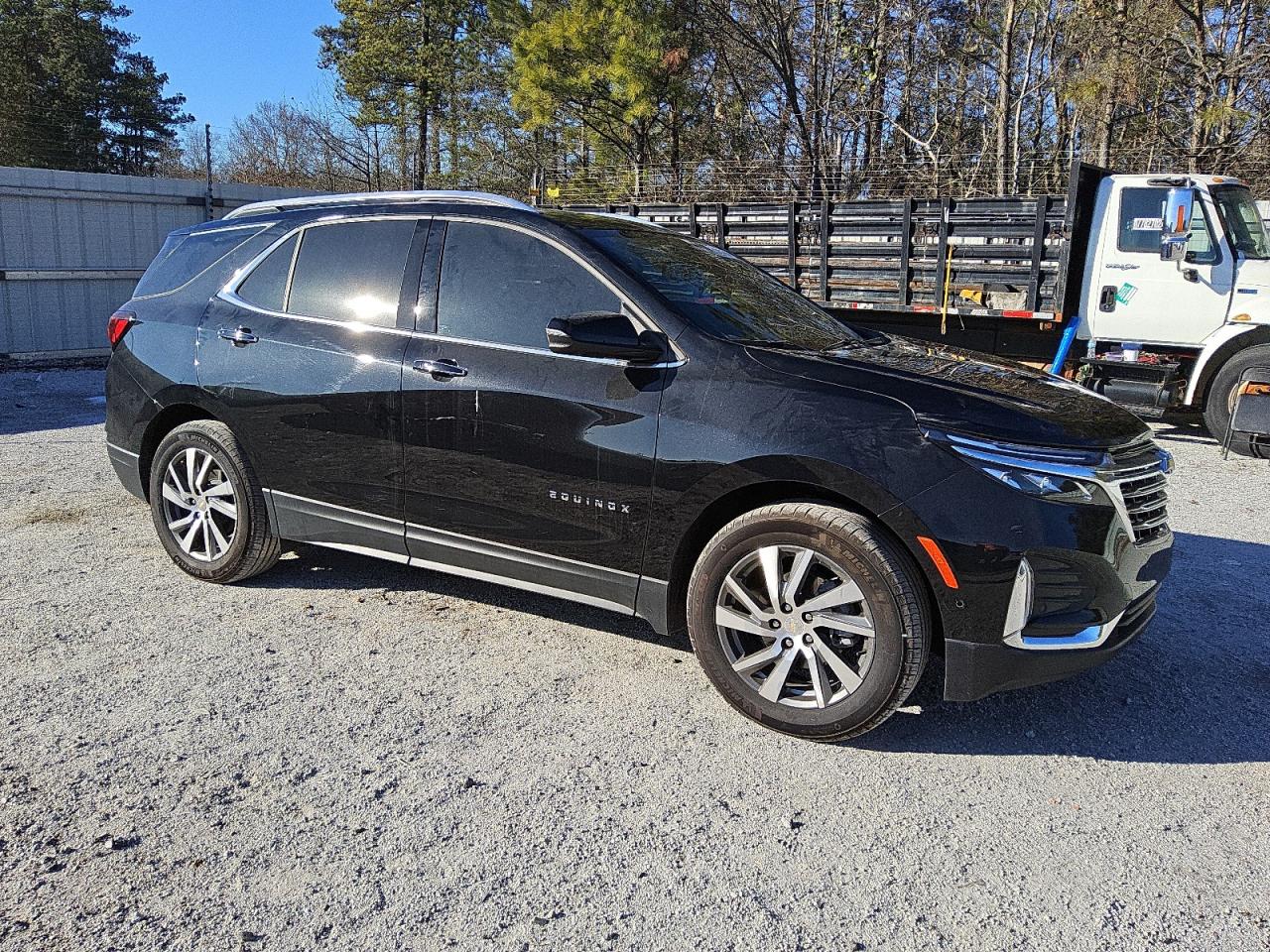 2023 Chevrolet Equinox - Image 4