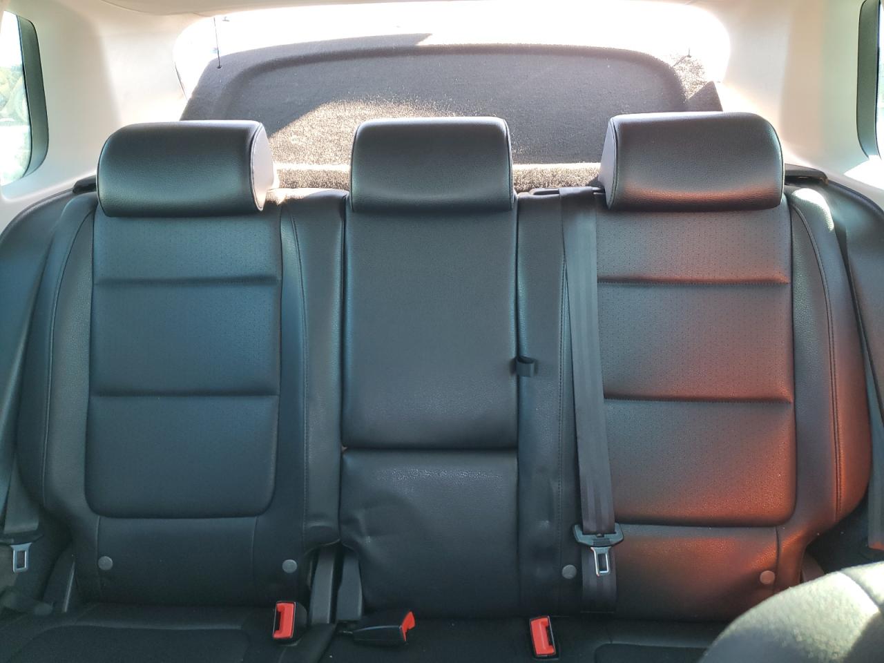 2010 Volkswagen Tiguan - Image 10