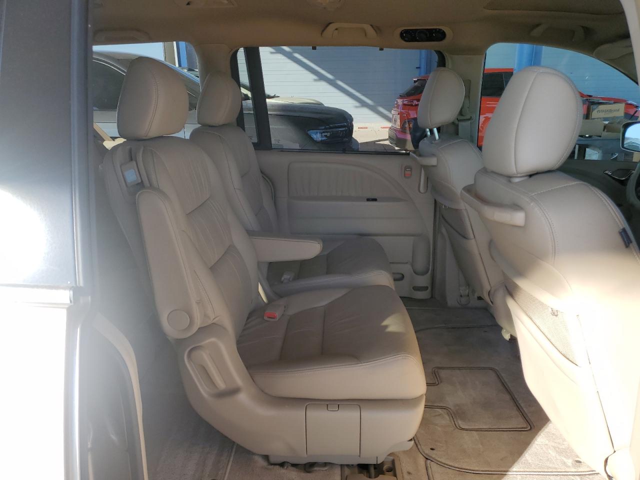 2005 Honda Odyssey - Image 11
