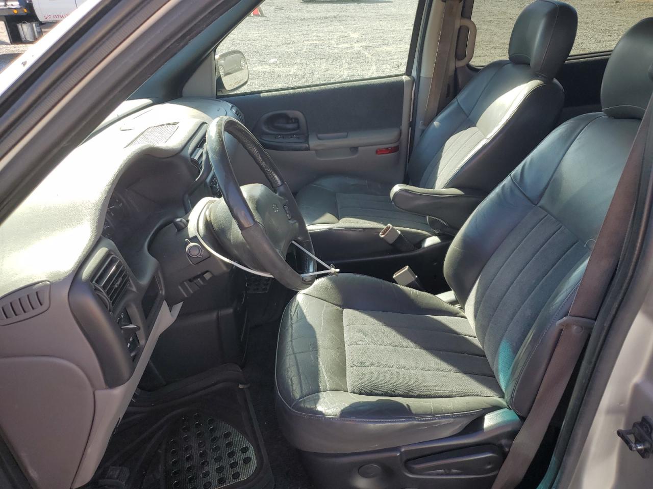 2003 Chevrolet Venture - Image 7