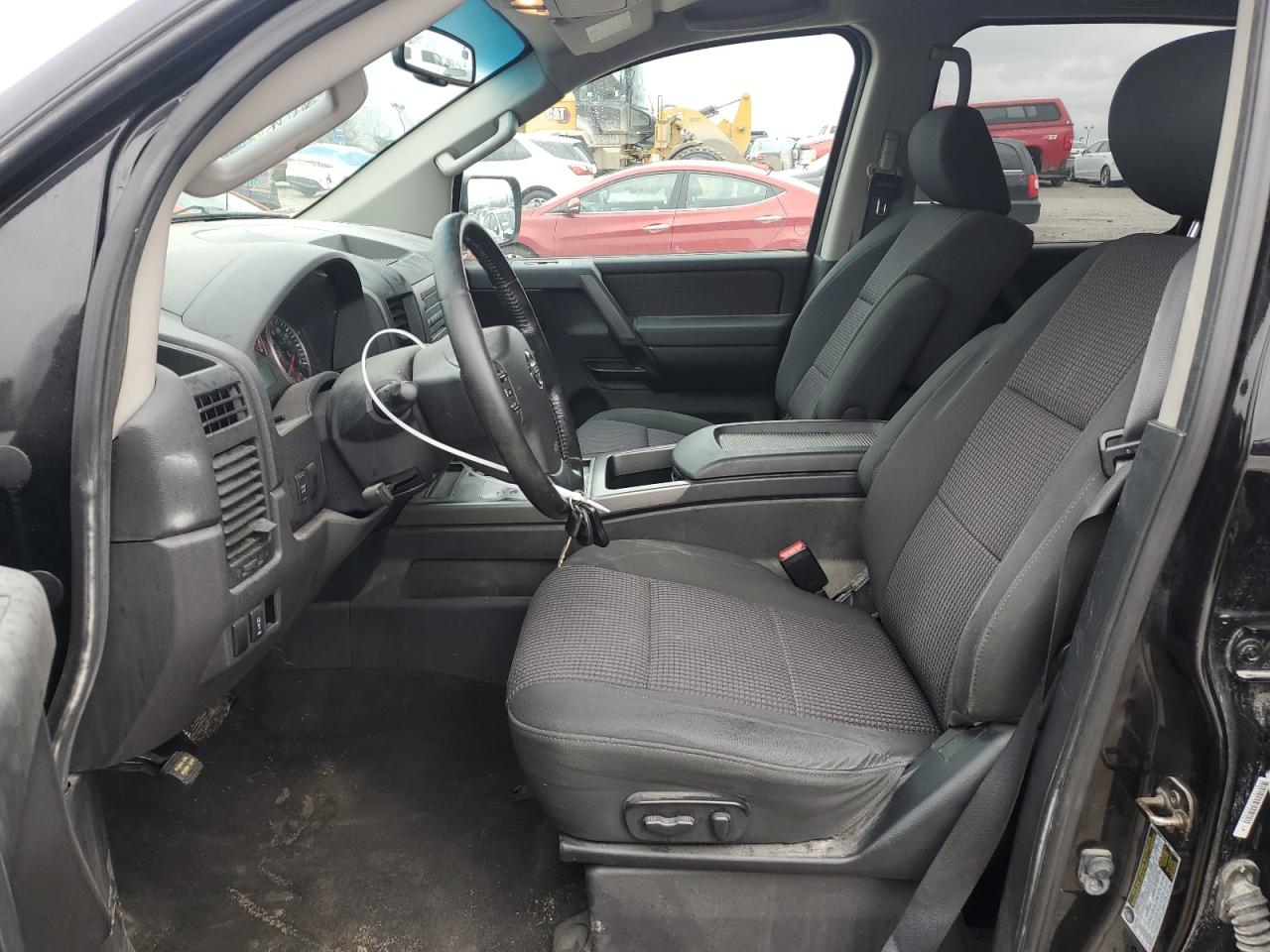 2012 Nissan Titan - Image 7