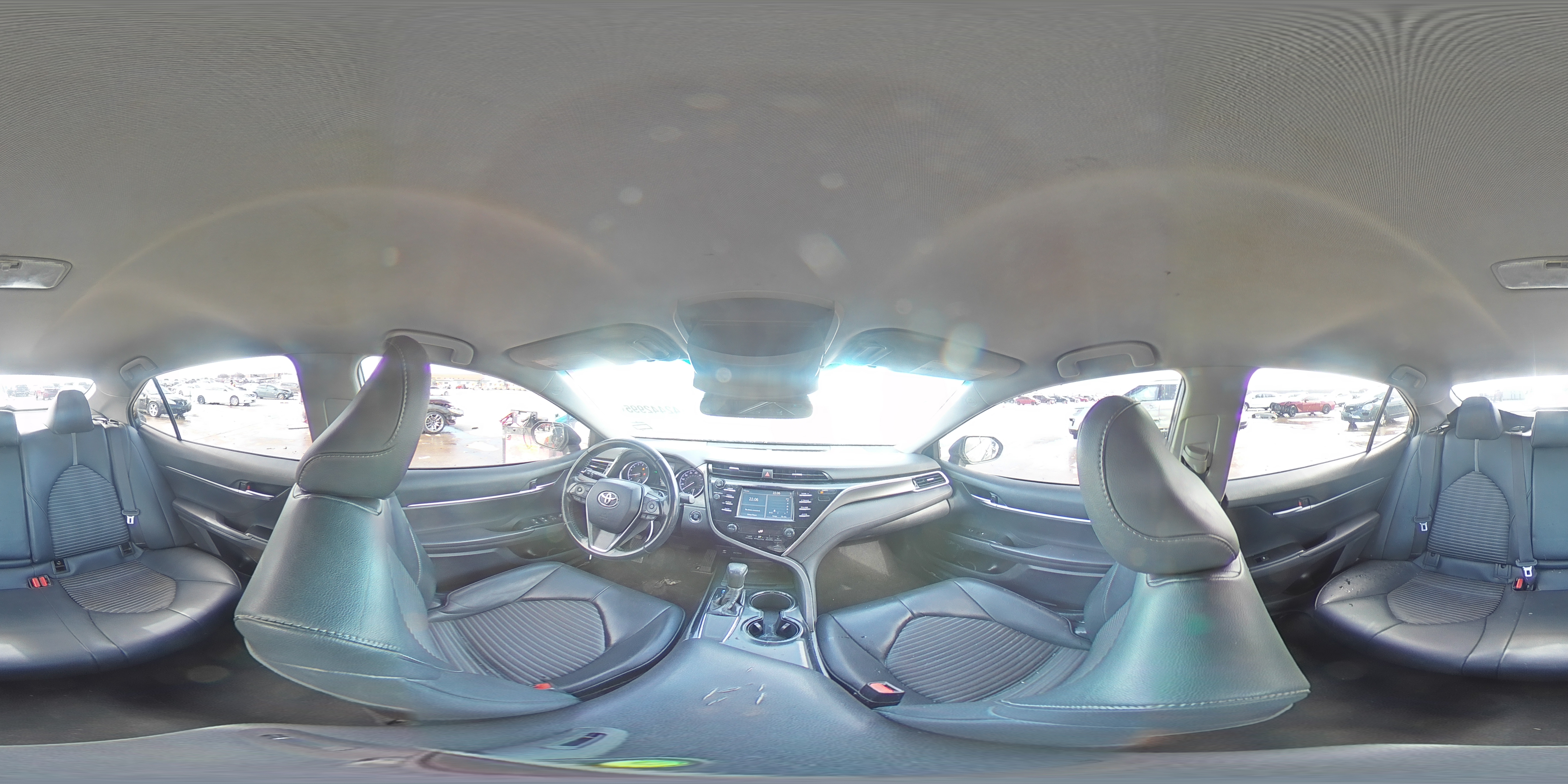 2018 Toyota Camry - Image 15