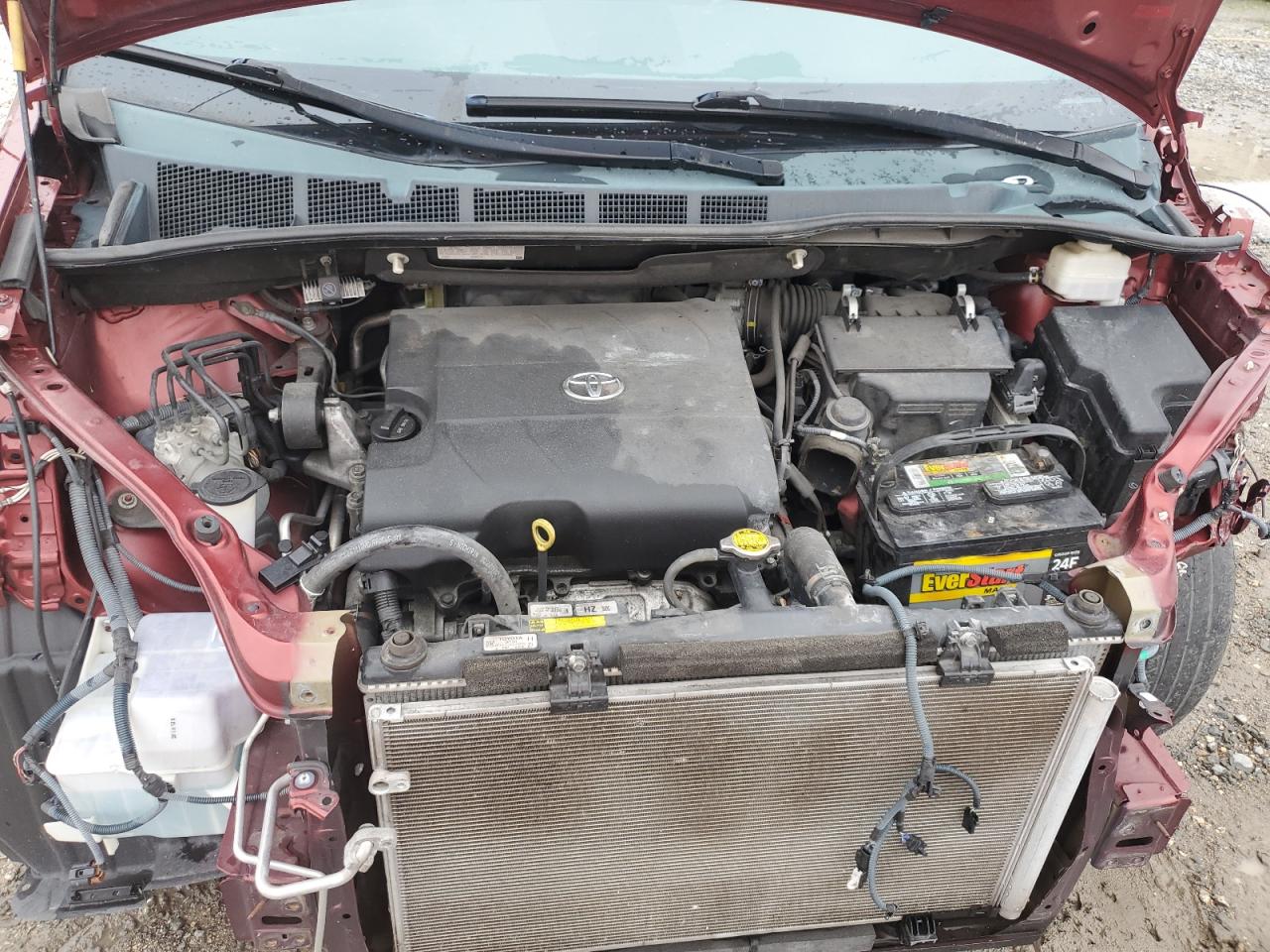 2013 Toyota Sienna - Image 12