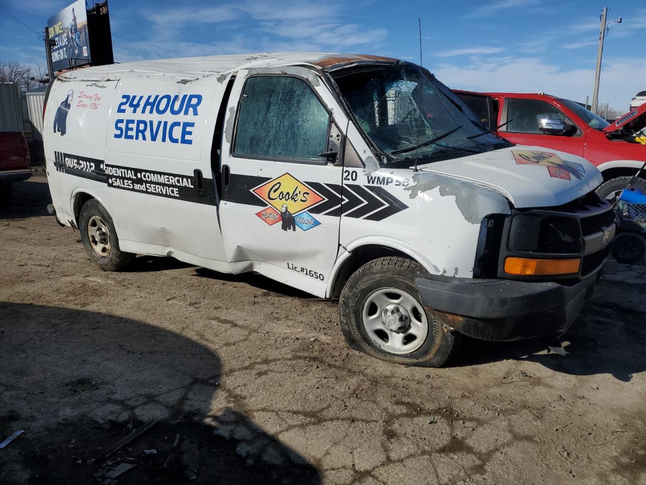 2005 Chevrolet Express - Image 4