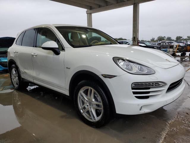  PORSCHE CAYENNE 2013 Белы