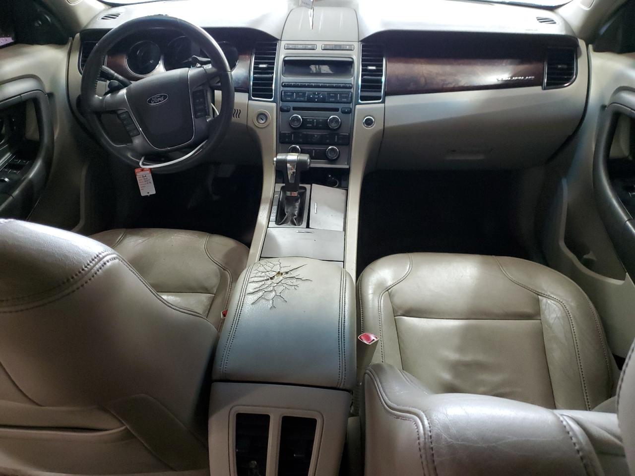 2010 Ford Taurus - Image 8