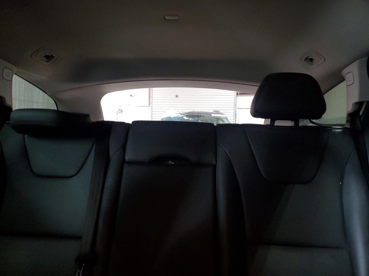 2016 Volvo V60 - Image 10