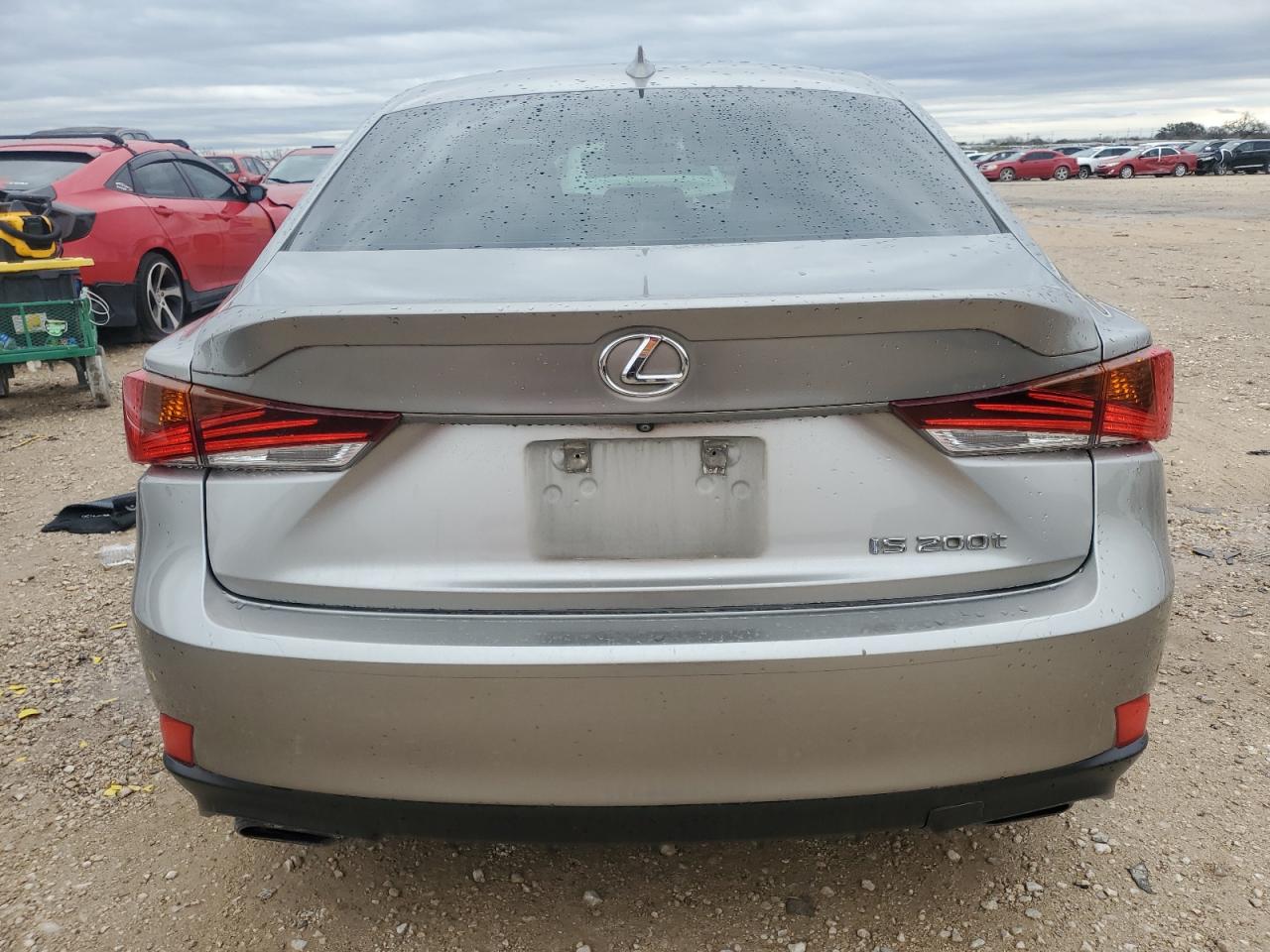 2017 Lexus IS - Image 6