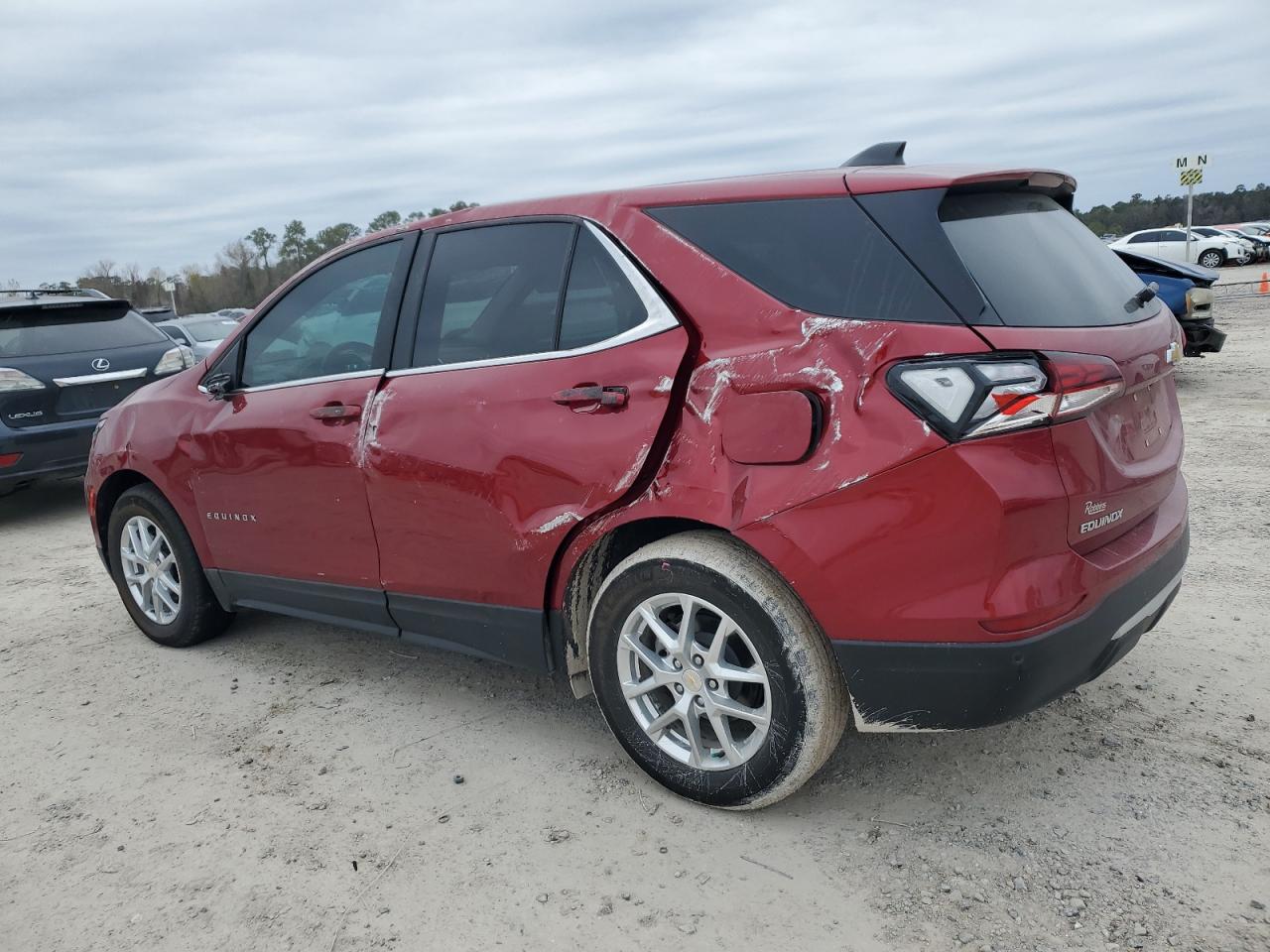2022 Chevrolet Equinox - Image 2
