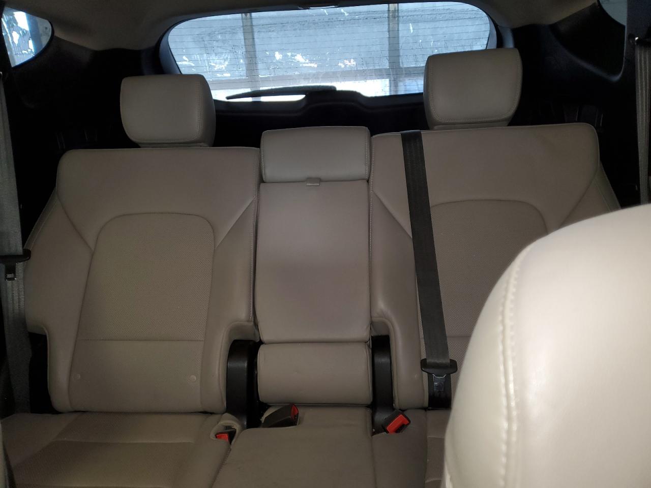 2018 Hyundai Santa Fe - Image 10