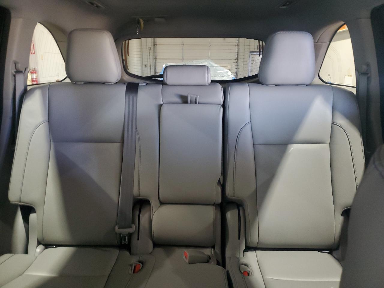 2018 Toyota Highlander - Image 10