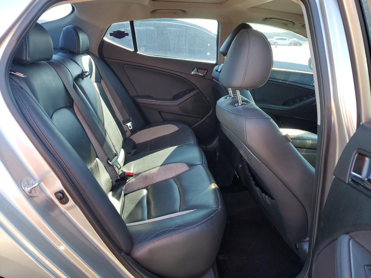 2013 Kia Optima - Image 10