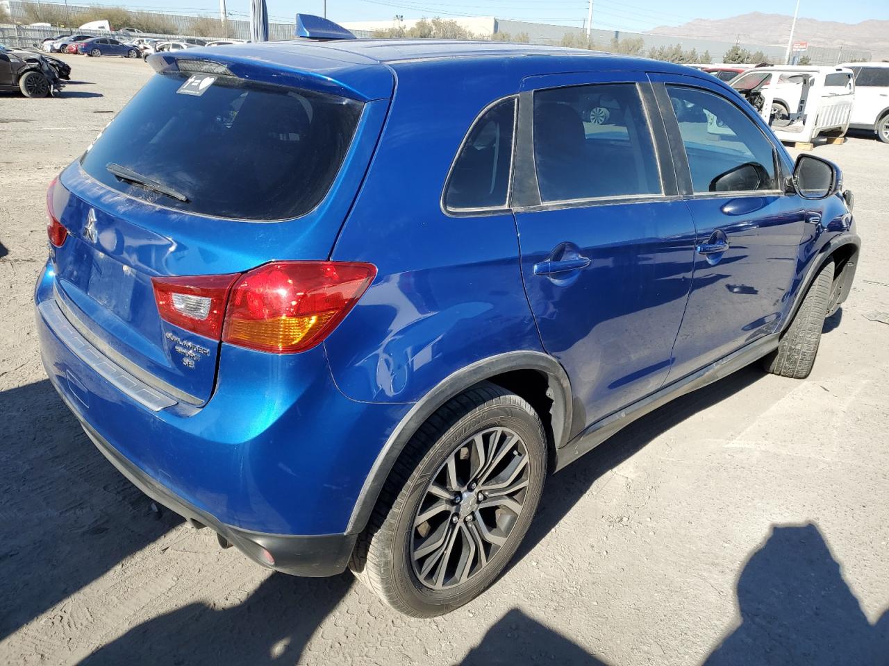 2017 Mitsubishi Outlander - Image 3
