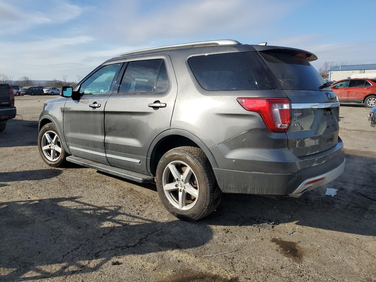 2016 Ford Explorer - Image 2