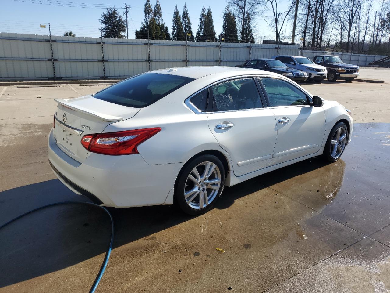 2017 Nissan Altima - Image 3