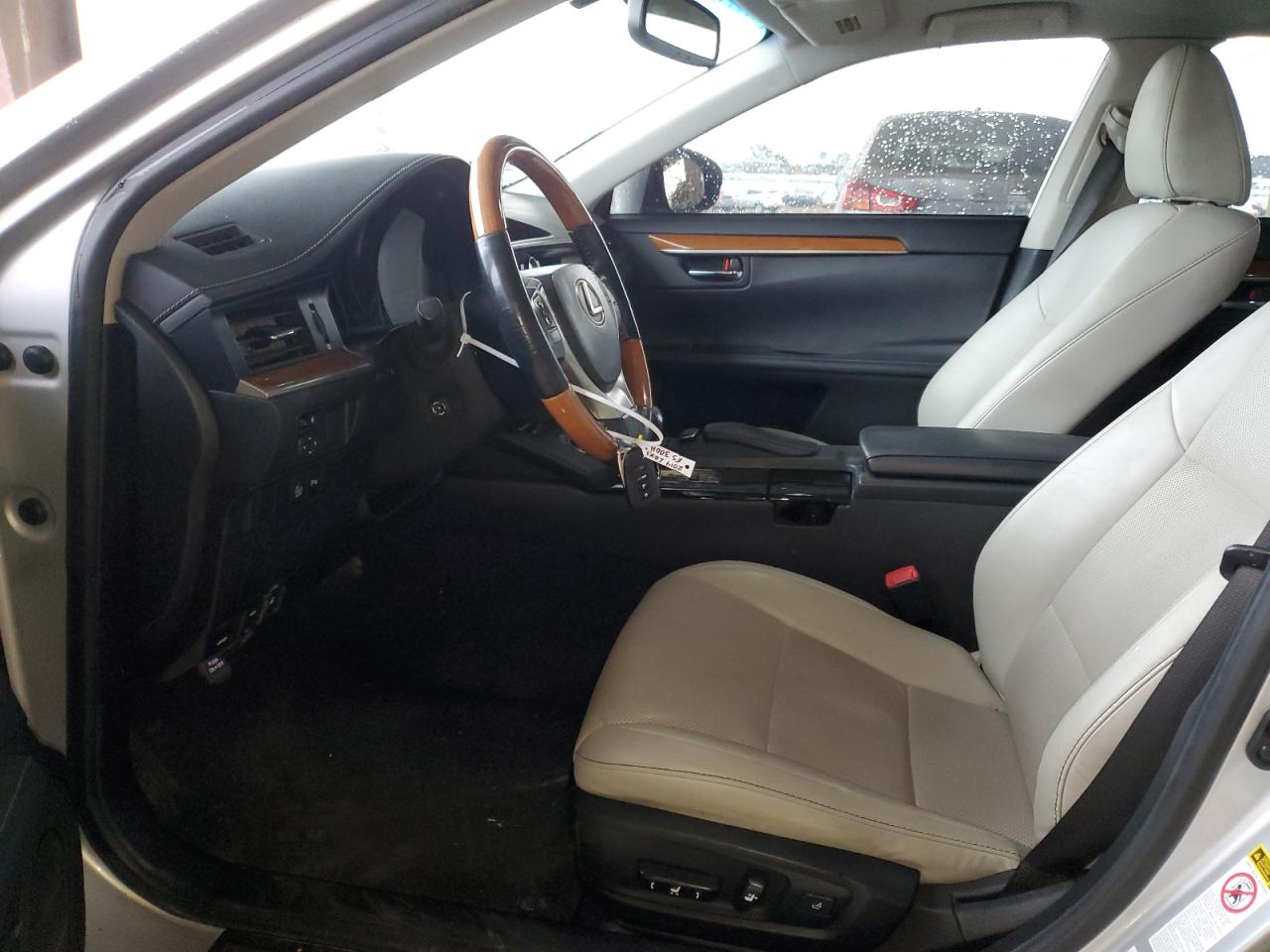 2014 Lexus ES - Image 7