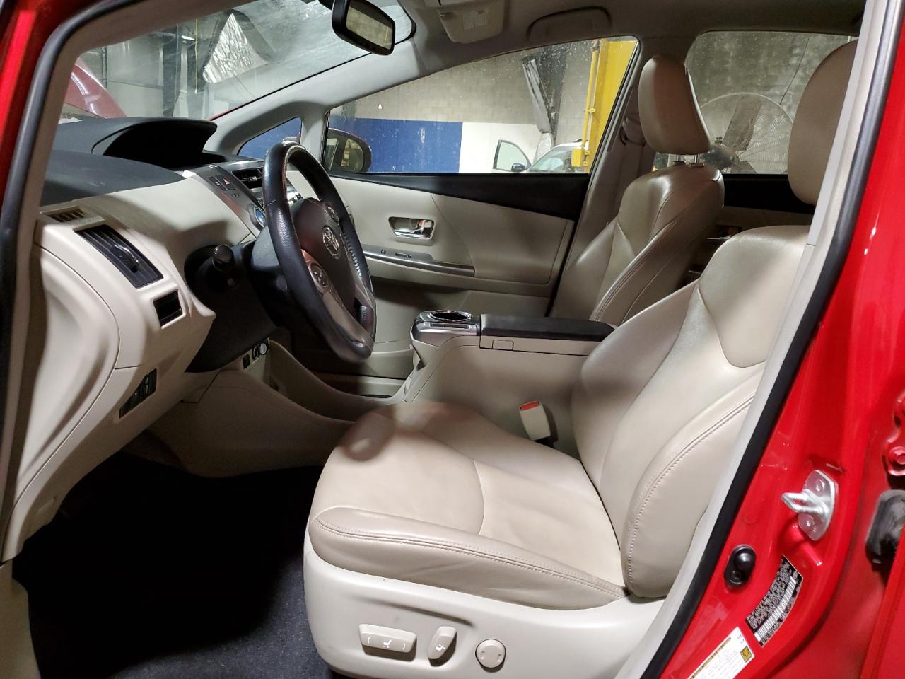 2015 Toyota Prius - Image 7