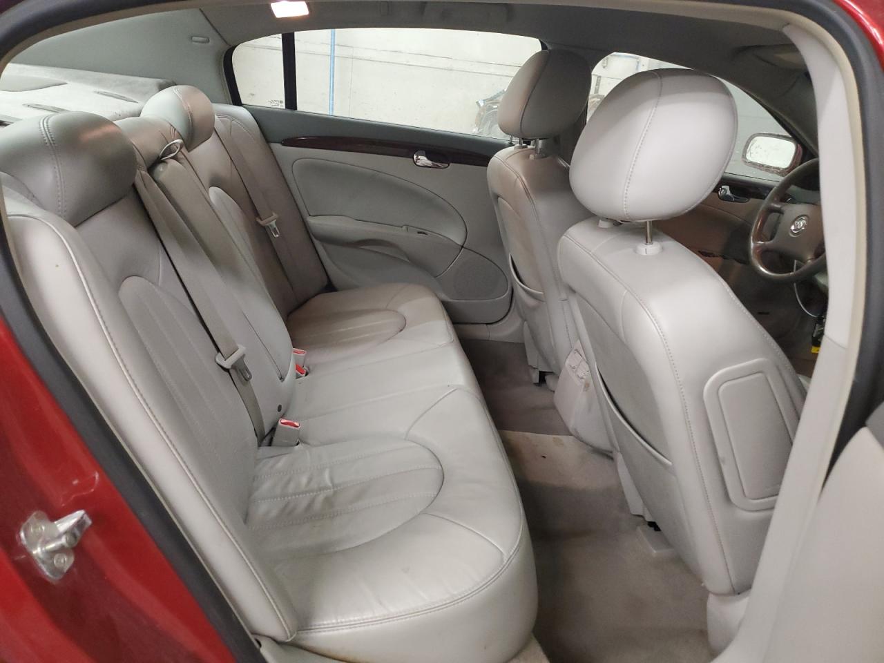 2011 Buick Lucerne - Image 10