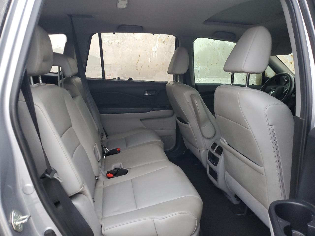2019 Honda Pilot - Image 11