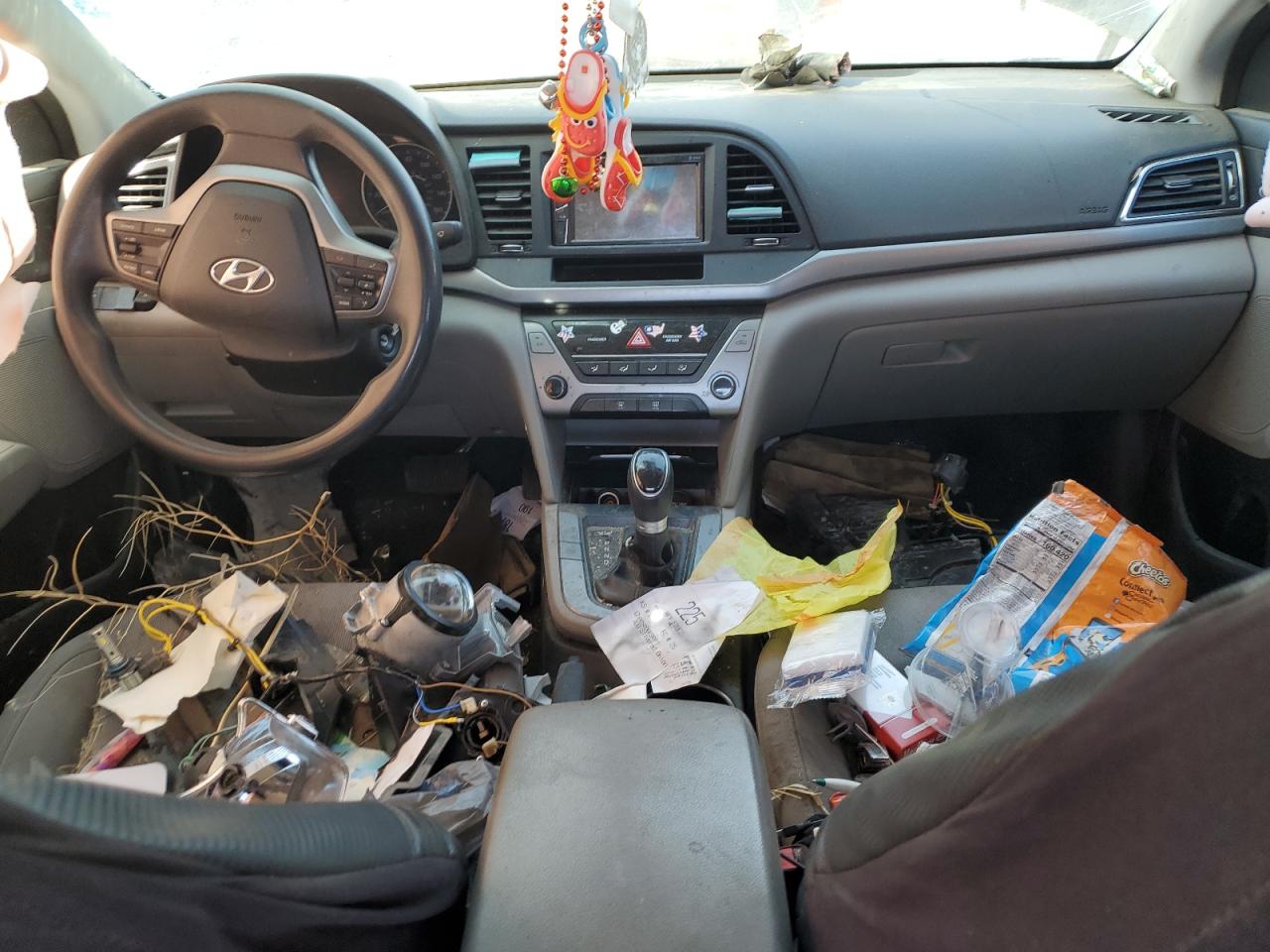 2018 Hyundai Elantra - Image 8