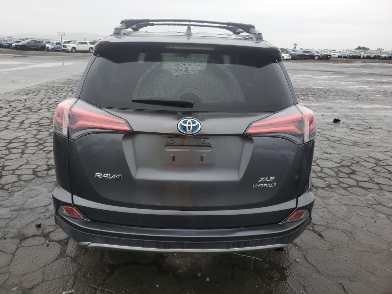 2017 Toyota RAV 4 - Image 6