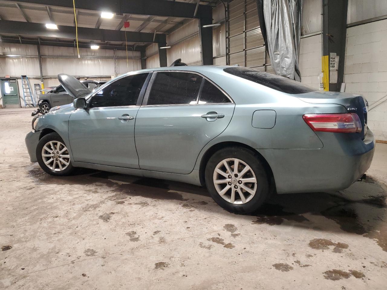 2011 Toyota Camry - Image 2