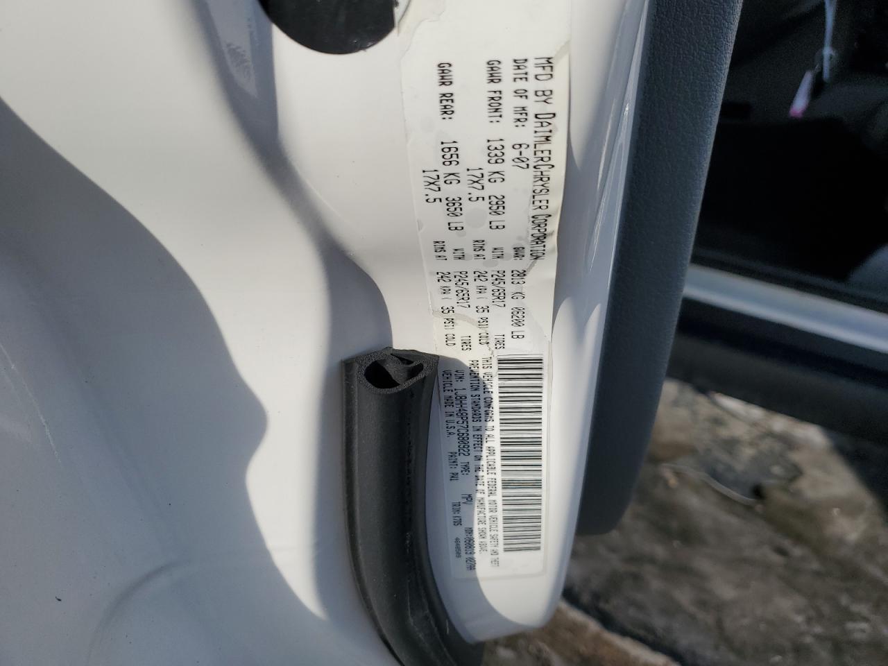 2007 Jeep Commander - Image 14