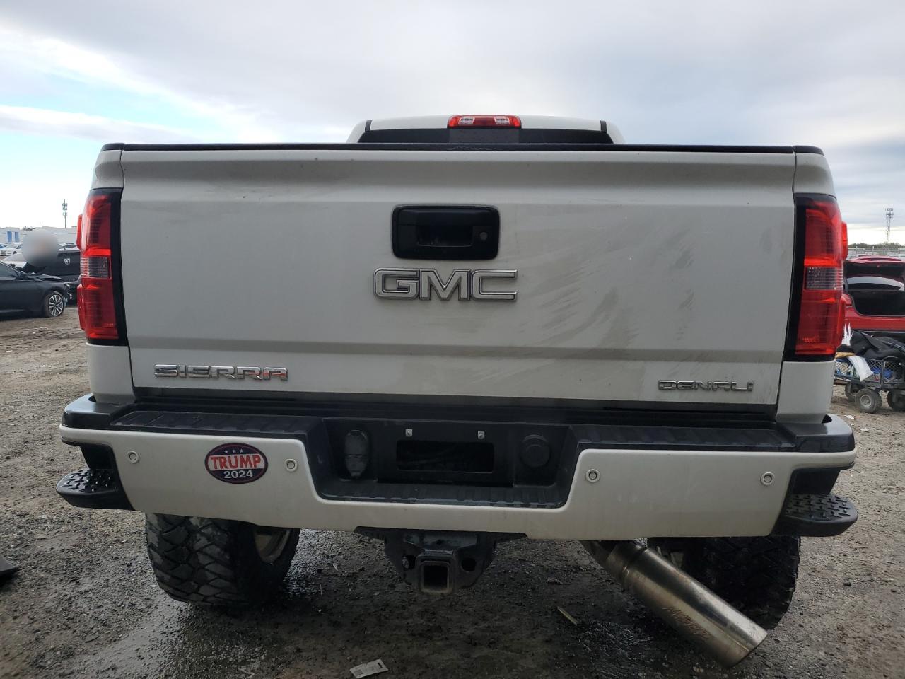 2015 GMC Sierra - Image 6