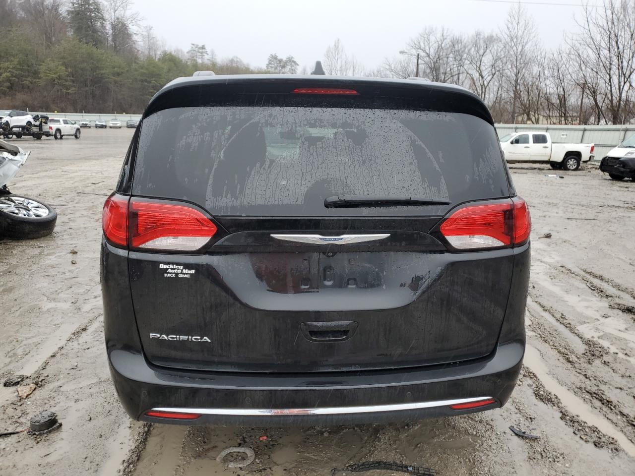 2017 Chrysler Pacifica - Image 6