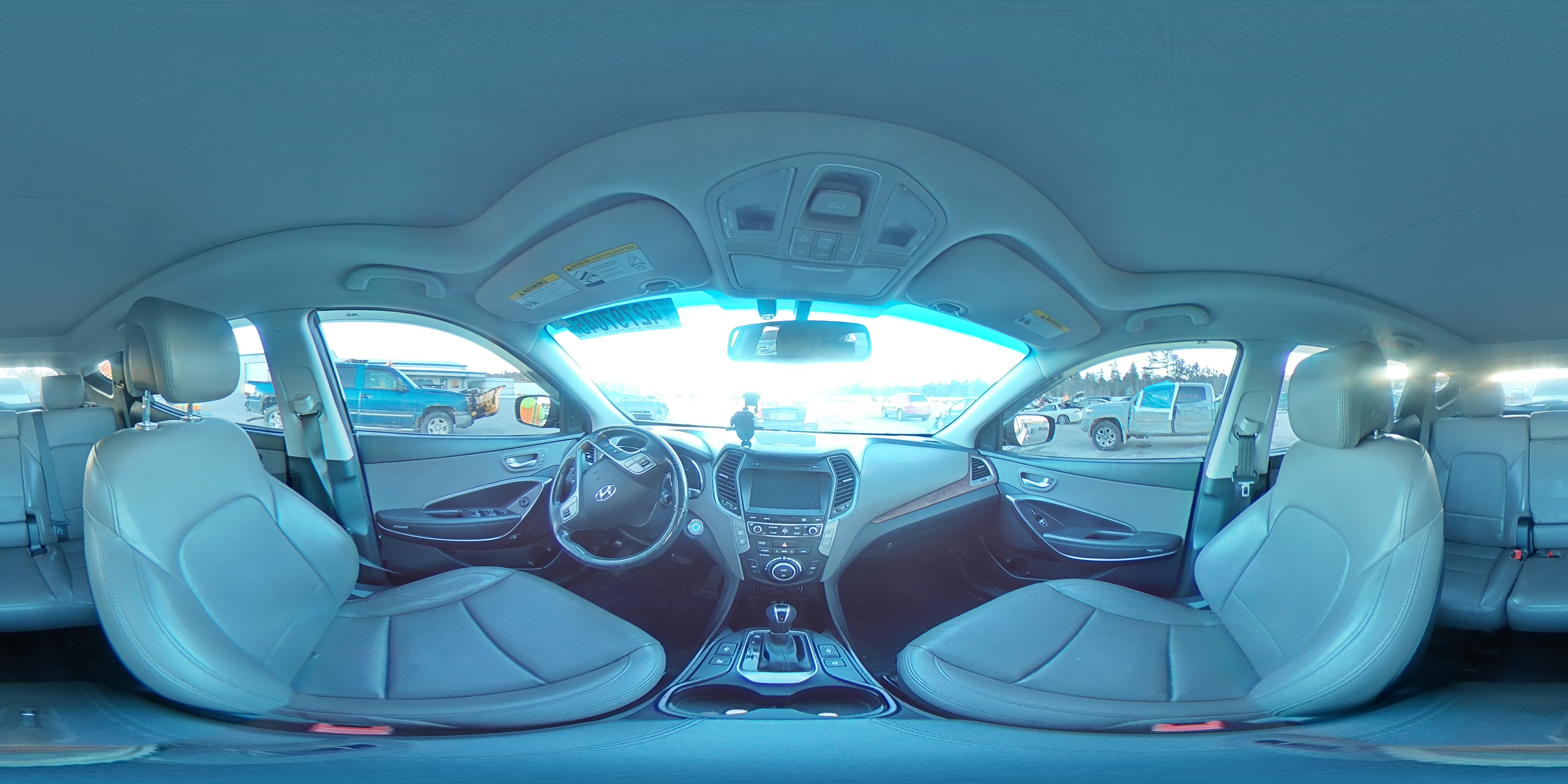 2018 Hyundai Santa Fe - Image 13