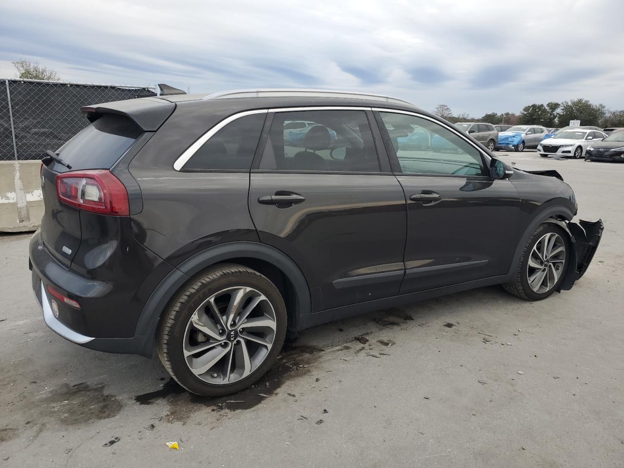 2017 Kia Niro Ex Touring VIN: KNDCE3LC7H5043948 Lot: 88099155