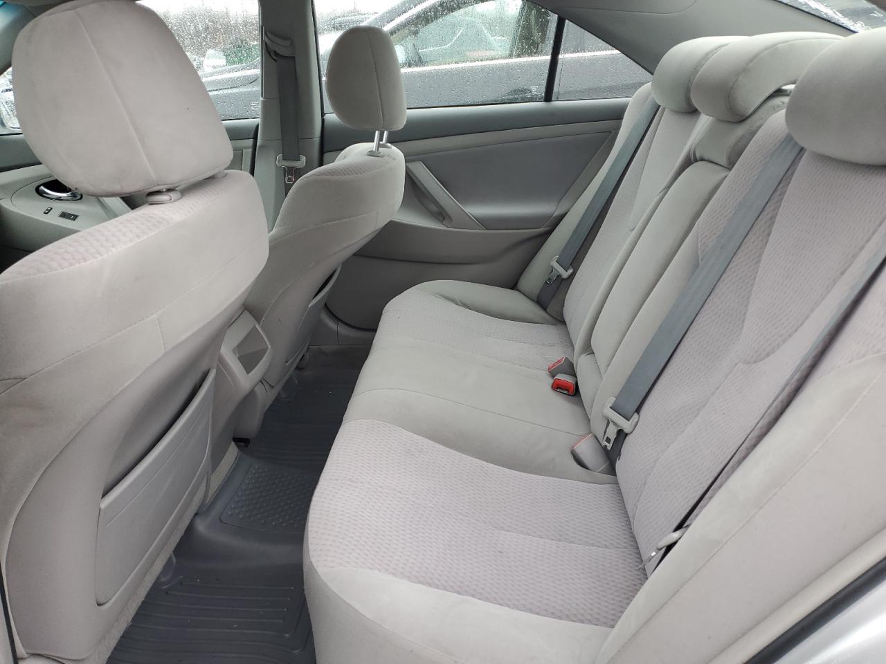 2010 Toyota Camry - Image 10
