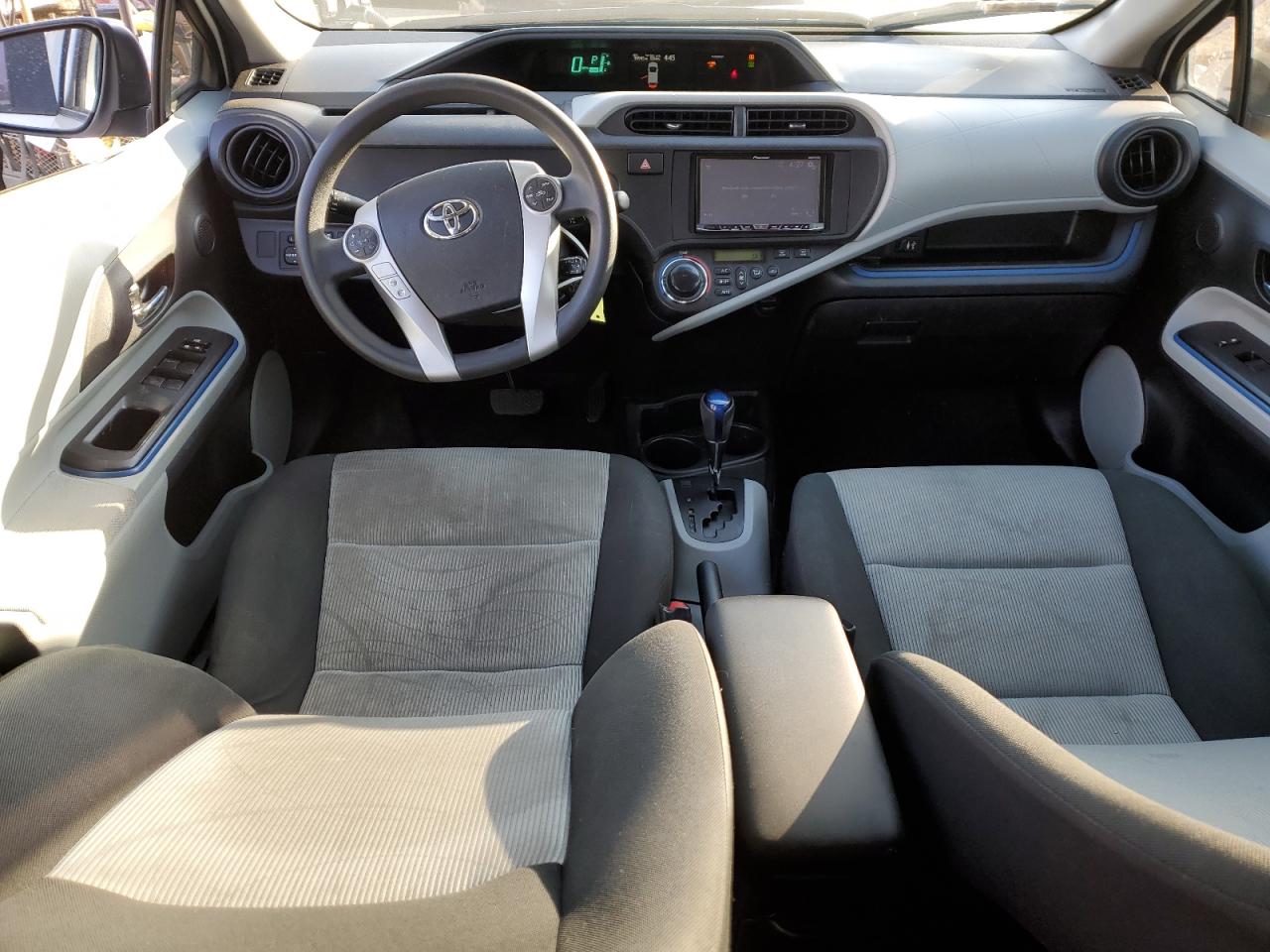 2012 Toyota Prius - Image 8