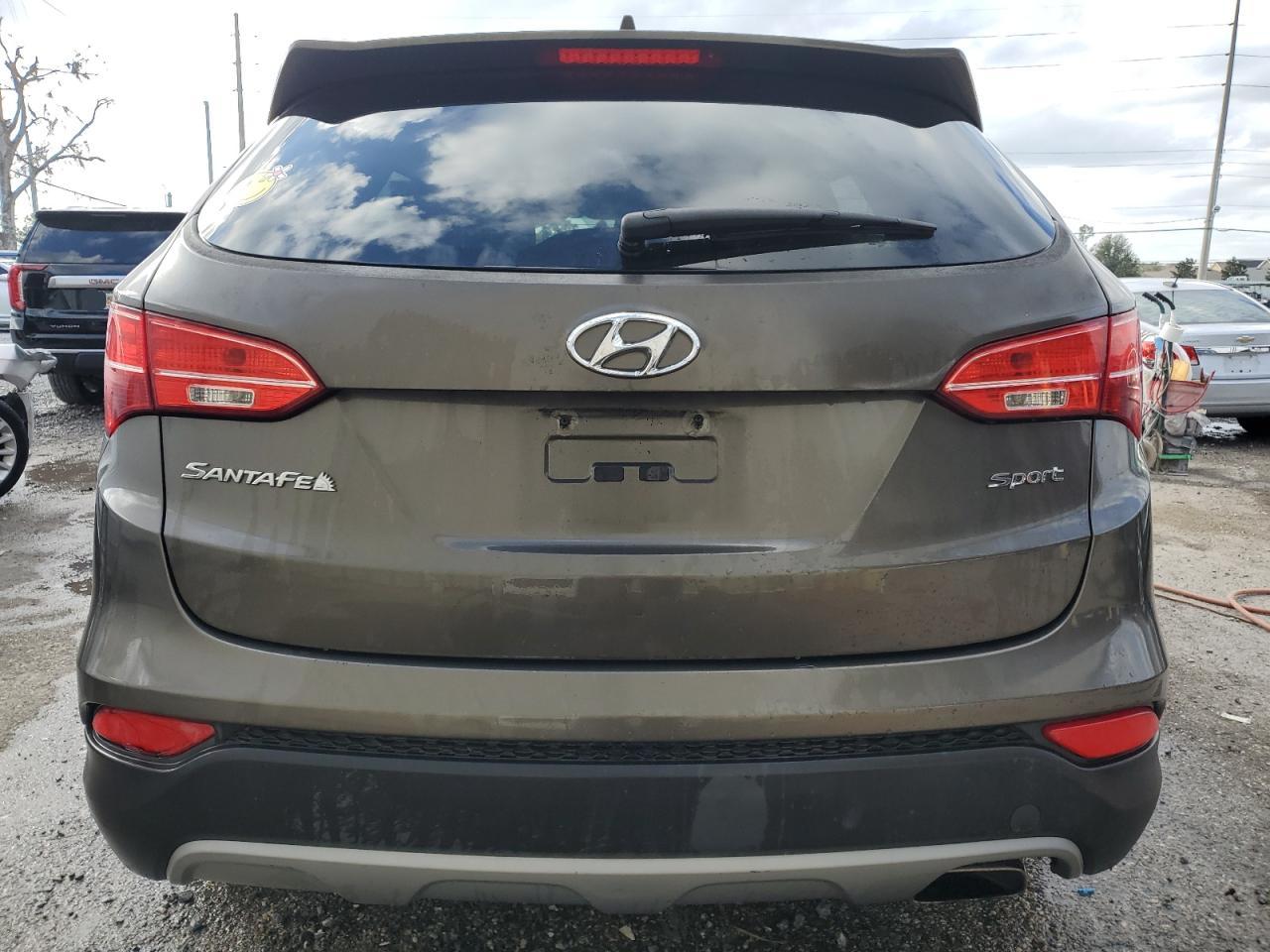 2014 Hyundai Santa Fe - Image 6