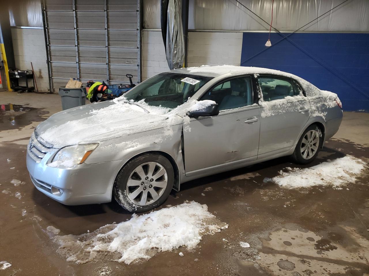 2006 Toyota Avalon - Image 1