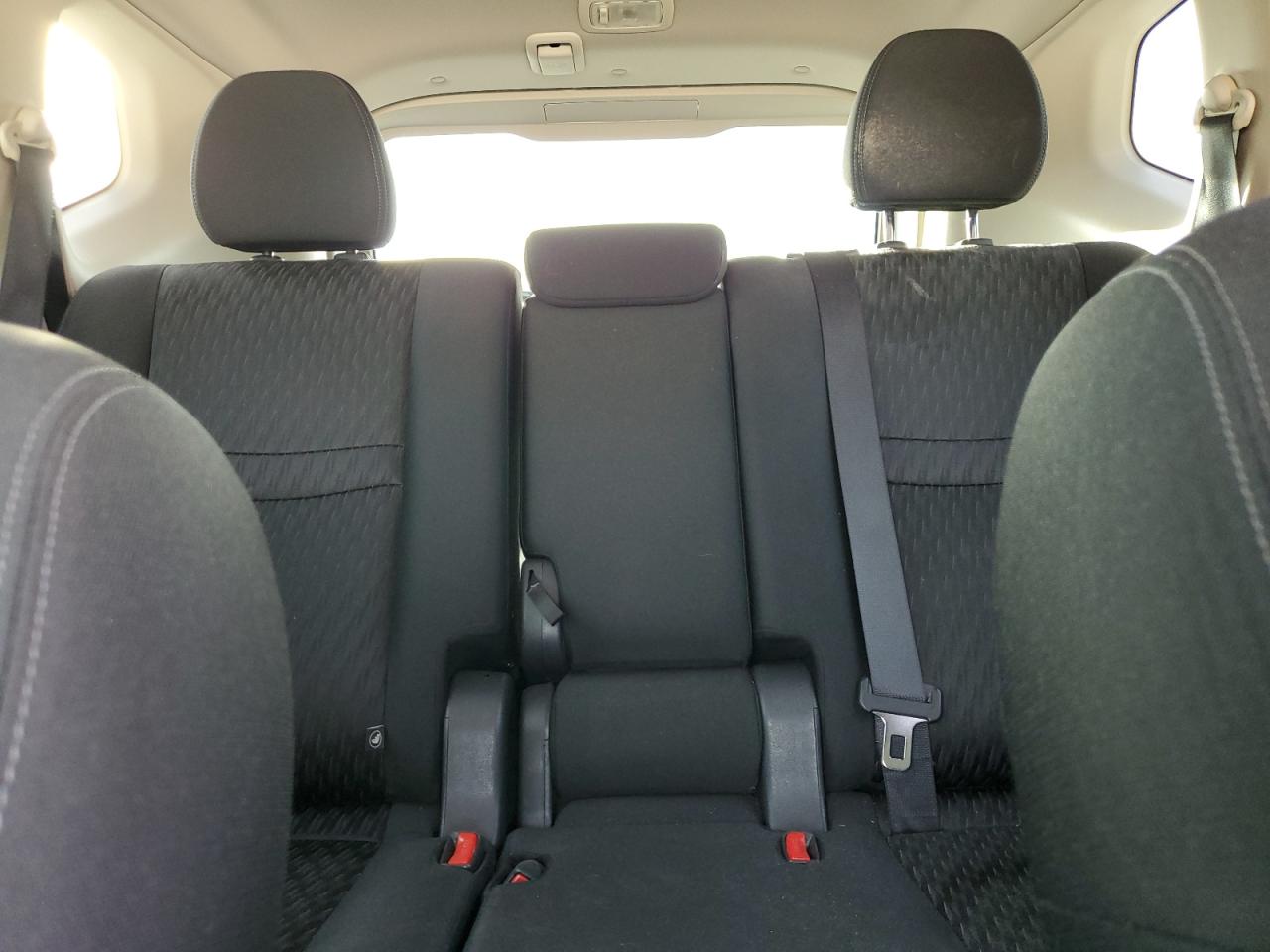 2018 Nissan Rogue - Image 10