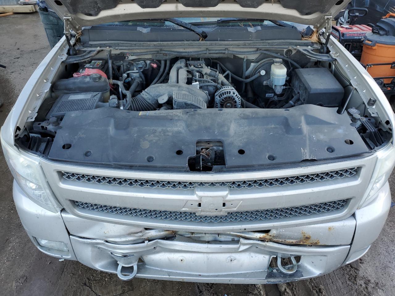 2009 Chevrolet Silverado - Image 11